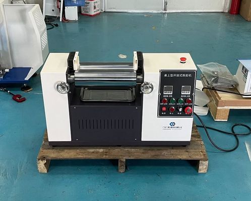 Συμπαγής Μηχανή Ανάμειξης Καουτσούκ Open Mill 750×380×600mm με χωρητικότητα 300 σετ/μήνα και ρυθμιζόμενο διάκενο κυλίνδρων